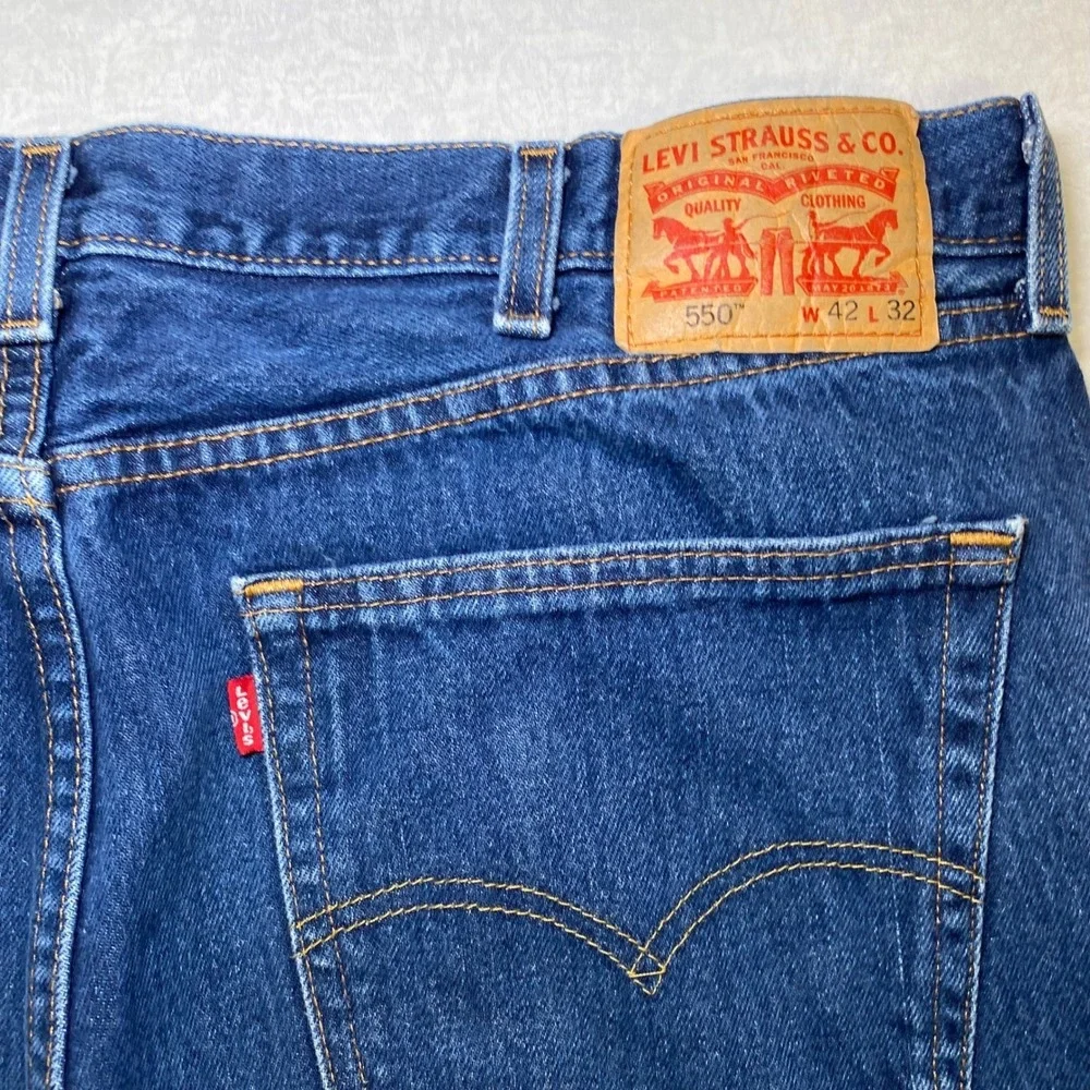 Levi's 550 Relaxed Fit Men's Jeans W42 L32 Blue Tapered Denim Pants